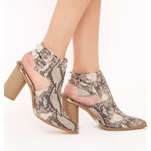 PRETTY LITTLE THING Open Heel Western Boots